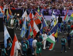 Rizki Juniansyah Pembawa Bendera Indonesia di Penutupan Olimpiade 2024