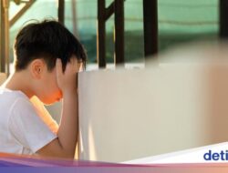 Sesat Pikir Tugas Ayah Hanya Cari Nafkah Tak Urus Anak