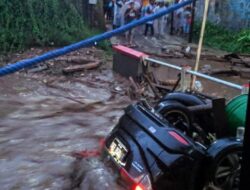 Sukabumi Diterjang Bencana Banjir Besar, Rumah Terendam Sampai sekarang Kendaraan Pribadi Hanyut