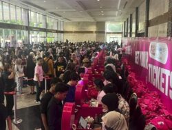 Antrean Mengular, Ada Pengunjung Dapat Hadiah dari Jakarta x Beauty