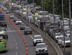 Ribuan Kendaraan Mengular di Jalur Puncak Bogor, One Way Berlaku