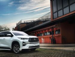 10 Kendaraan Pribadi Hybrid Terpopuler 2024, Toyota Innova Zenix Juaranya