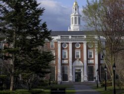 Kenapa Pemerintah Trump Larang Harvard Terima Mahasiswa Asing?