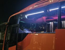 Kendaraan Bus Persik Dilempari Batu, Arema Tak Dilarang Main di Kanjuruhan
