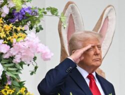 Trump Kasih Nasihat Pernikahan untuk Macron Usai Ditoyor Istri