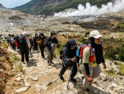Bertualang dan Wisata Menantang di Gunung Papandayan Garut