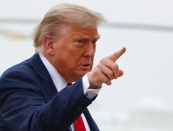 Trump Ingin Cabut Lisensi TV yang Siarkan Berita Negatif Tentangnya