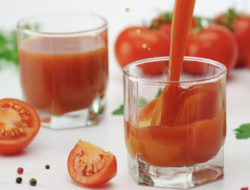 Meski Berkhasiat, Tapi 5 Kelompok Ini Tidak Boleh Minum Jus Tomat