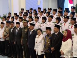 Pengukuhan 76 Paskibraka HUT RI Ke-80 di Istana Negara