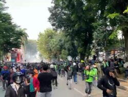 Brimob Tembakkan Gas Air Mata di Kwitang, Massa Berhamburan
