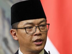 1 dari 50 Pekerja Kemanusiaan Tewas