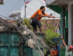 Evakuasi Lanjutan Korban Bangunan Ponpes Sidoarjo yang Ambruk