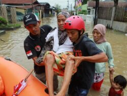 Kemenkes Kerahkan Tim Cegah Penyakit Akibat Bencana Banjir di Sumatra