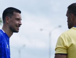 Haye Cetak Gol Spektakuler Setengah Lapangan, Klok Teriak ‘Puskas!’