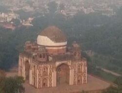 Penampakan New Delhi Diselimuti Asap Tebal Polusi