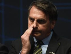 Mantan Kepala Negara Brasil Bolsonaro Cegukan Berbulan-bulan Sampai sekarang Masuk RS