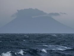 Gunung Anak Krakatau Level II, Warga Diimbau Waspada