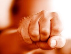 Kasus Guru Dikeroyok Murid di Jambi Berakhir Damai