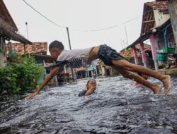Tanggul Sungai Bremi Jebol Picu Bencana Banjir di Pekalongan