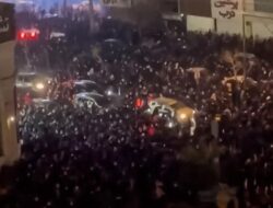 Unjuk Rasa Iran Membara, Khamenei Putus Internet Sampai saat ini Ancam Pedemo