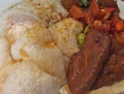 Boleh-boleh Saja Sarapan Nasi Uduk, Tapi…