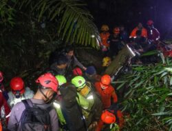 Tim SAR Temukan Korban Ketiga Pesawat Jatuh di Bulusaraung