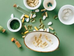 Rekomendasi 3 Nutrisi Tambahan untuk Usia 50 Tahun ke Atas