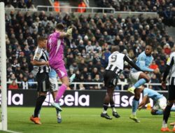 Hajar Newcastle 2-0, Satu Kaki Man City ke Final