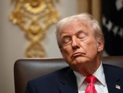 Trump Ancam Getok Tarif 25 Persen ke Negara Mitra Iran