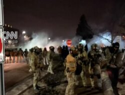 Gas Air Mata Ditembakkan di Tengah Penolakan Anti-ICE di Minneapolis