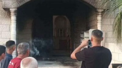 Pemukim Yahudi Menggila, Bakar Masjid di Tepi Barat