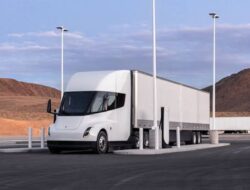 Truk Listrik Tesla Semi Berniat Masuk Eropa, Debut September Ini